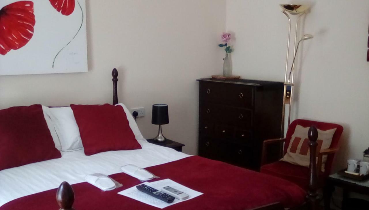Oaklands House - Adults Only Hotel Brading Екстериор снимка
