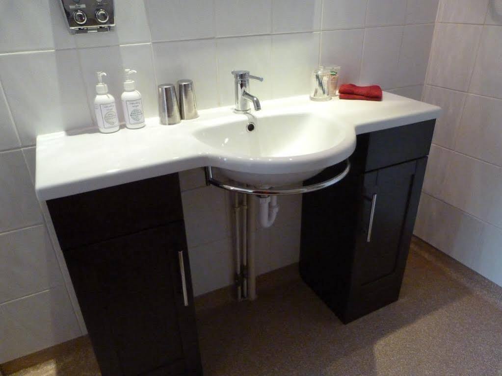 Oaklands House - Adults Only Hotel Brading Екстериор снимка